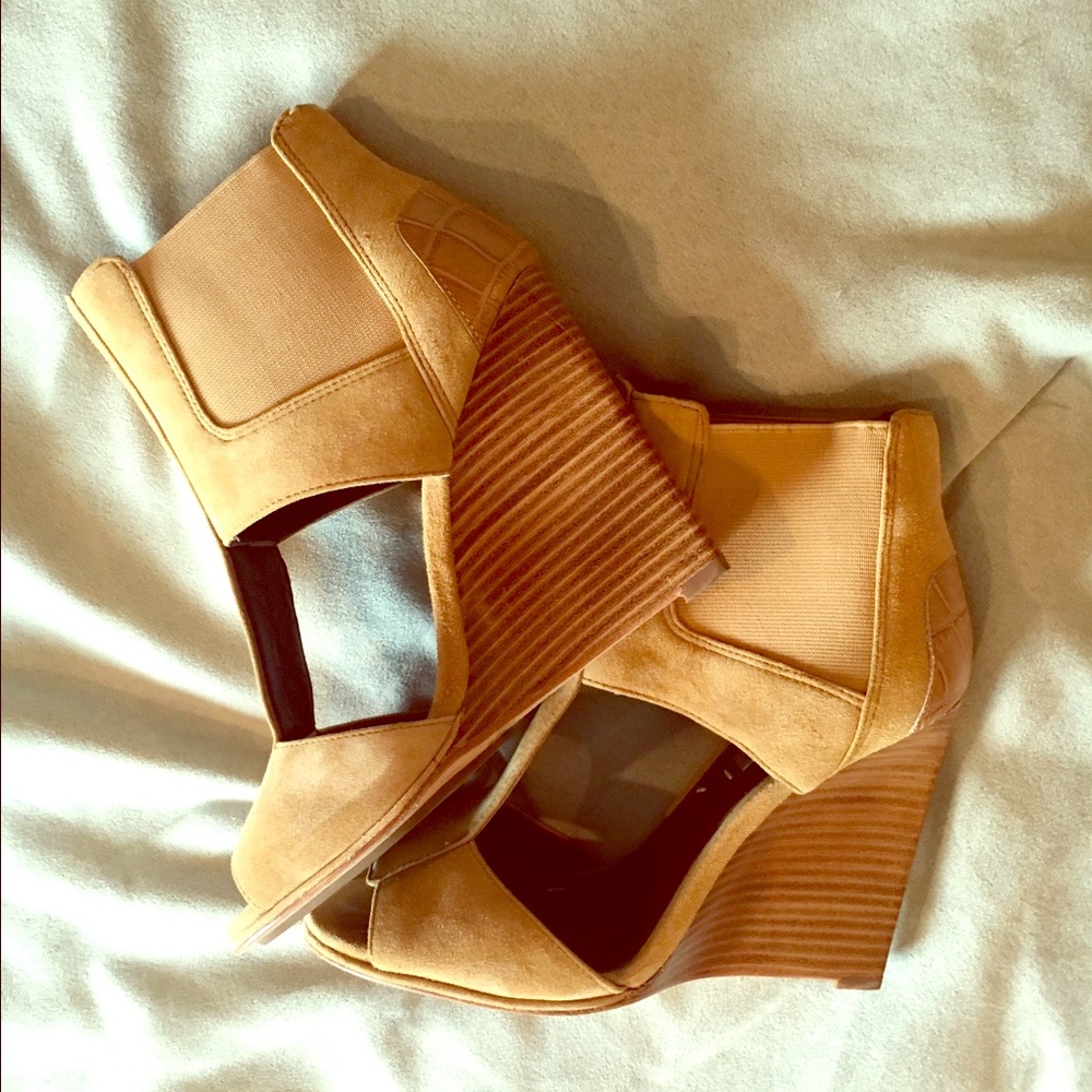 BCBG MAX AZRIA Suede Wedge Sandals